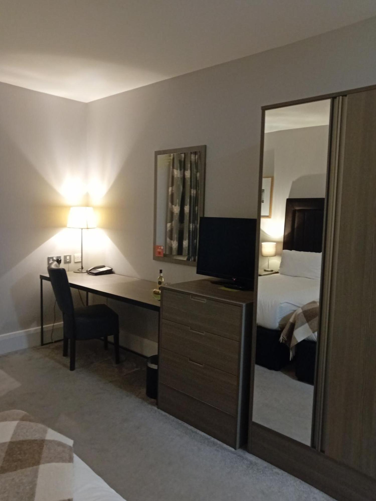 Holiday Inn Dumfries By Ihg Kültér fotó
